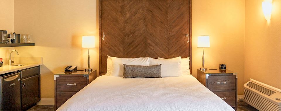 Calistoga BEST WESTERN PLUS Stevenson Manor Classic King Bed Room